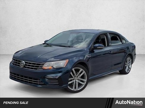 Used 2018 Volkswagen Passat 2.0T R-Line image 1