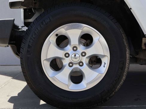 Used 2013 Jeep Wrangler Unlimited Sahara w/ Connectivity Group AWD/4WD image 6