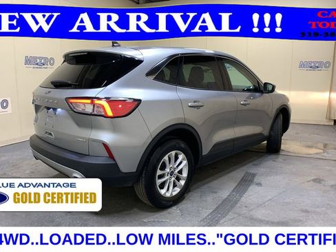 Used 2021 Ford Escape SE image 3
