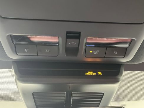 Certified 2025 MAZDA CX-70 Plug-In Hybrid w/ Premium Plus image 32