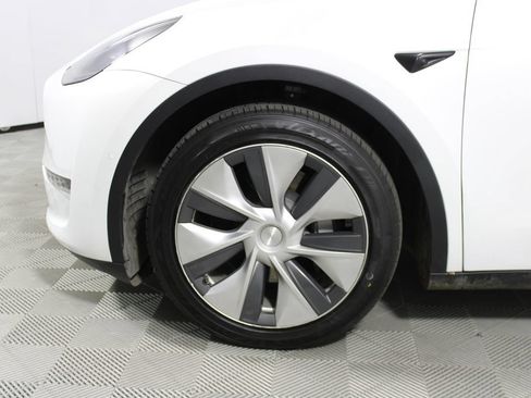 Used 2022 Tesla Model Y Long Range AWD/4WD image 4