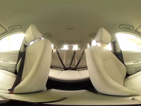 Used 2025 Hyundai Kona SEL image 42