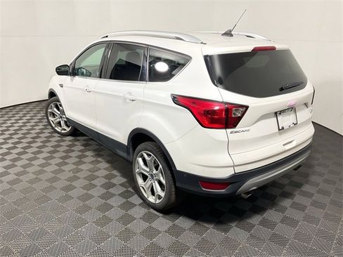 Used 2019 Ford Escape Titanium image 11