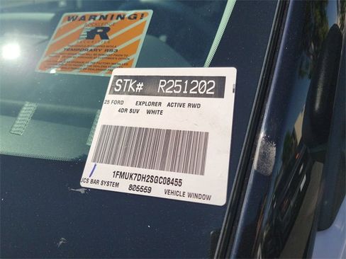 Used 2025 Ford Explorer Active image 31