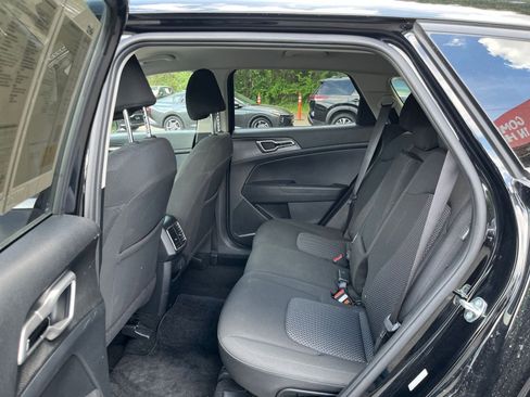 Used 2025 Kia Sportage LX image 24