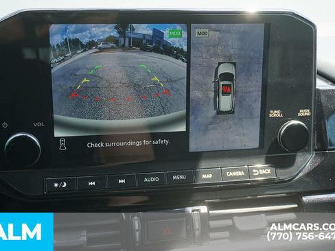 Used 2023 Nissan Pathfinder SL AWD/4WD image 39