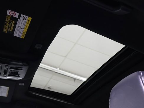 Used 2025 Toyota Highlander XSE image 23