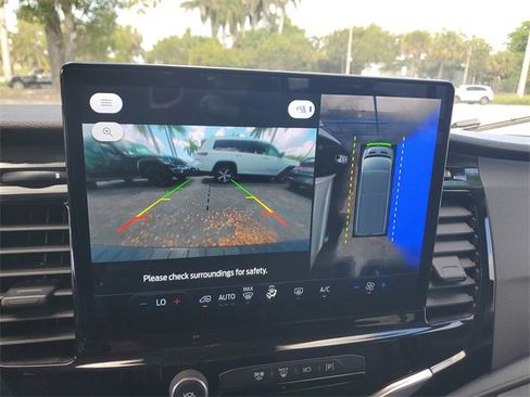 Used 2023 Ford Transit 350 XLT image 30