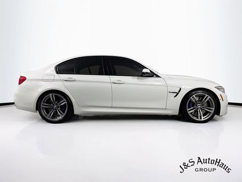Used 2017 BMW M3 RWD image 8