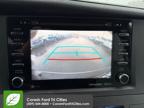 Used 2018 Toyota Sienna L image 3