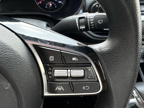 Certified 2023 Kia Forte LXS FWD image 17