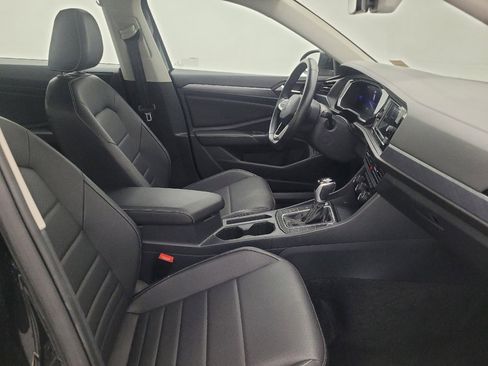 Used 2024 Volkswagen Jetta SE image 21