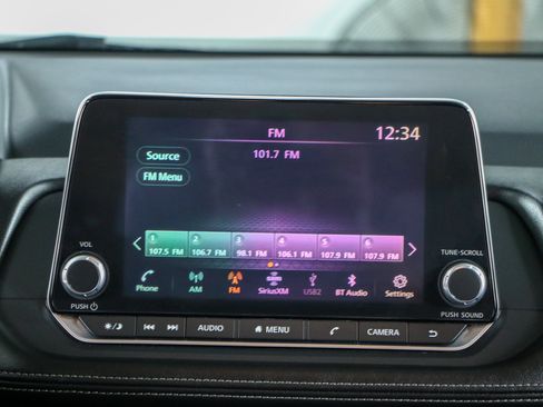 Used 2024 Nissan Rogue SV FWD image 19