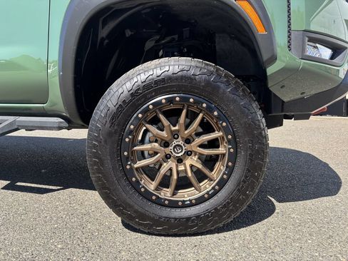 Used 2025 Nissan Frontier PRO-4X AWD/4WD image 9