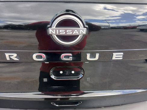 Used 2023 Nissan Rogue S image 14