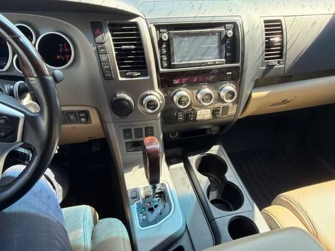 Used 2016 Toyota Sequoia Platinum RWD image 16