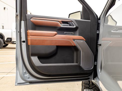 Used 2025 GMC Sierra 1500 Denali Ultimate image 35