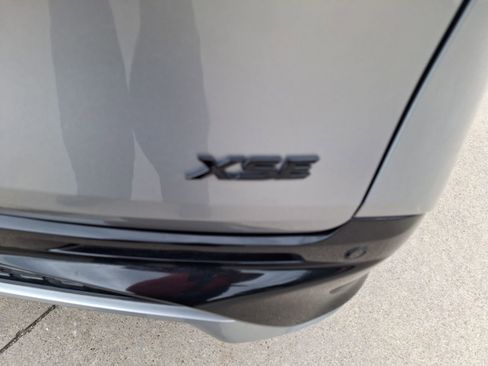 Used 2025 Toyota Sienna XSE FWD image 12