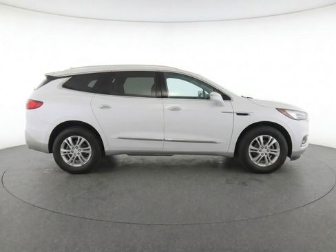 Used 2018 Buick Enclave Essence FWD image 8