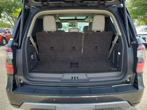 Used 2021 Ford Expedition Limited RWD image 11