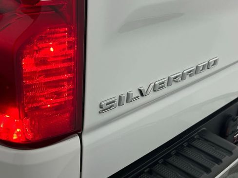 Used 2025 Chevrolet Silverado 1500 LT image 12