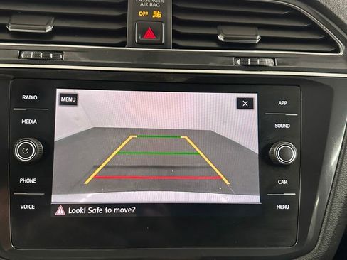 Used 2020 Volkswagen Tiguan SE w/ 3rd Row Seat Package AWD/4WD image 22