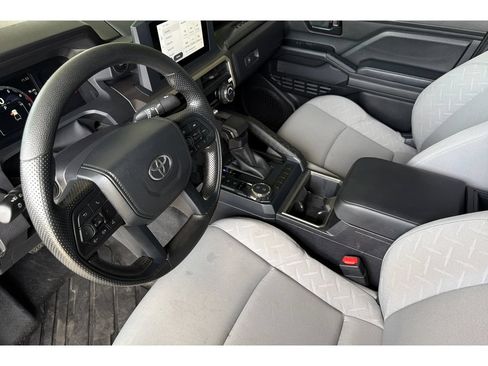 Used 2024 Toyota Tacoma SR5 AWD/4WD image 10
