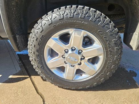 Used 2020 Chevrolet Silverado 2500 LTZ w/ LTZ Texas Edition AWD/4WD image 10