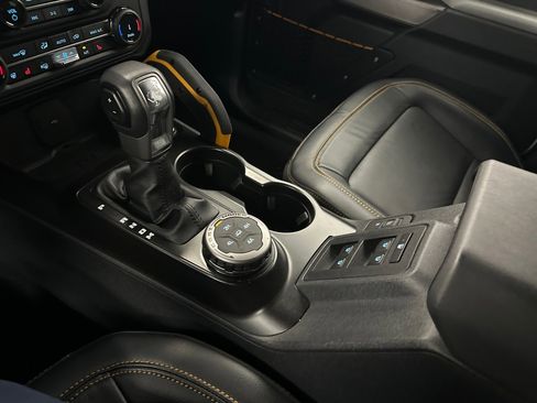 Used 2022 Ford Bronco Badlands image 30