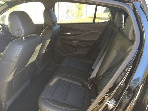 Used 2025 Buick Envista Preferred w/ Convenience I Package image 14