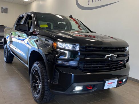 Used 2022 Chevrolet Silverado 1500 LT Trail Boss w/ Bed Protection Package image 2