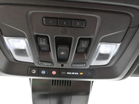 Used 2024 GMC Sierra 3500 Denali Ultimate AWD/4WD image 28
