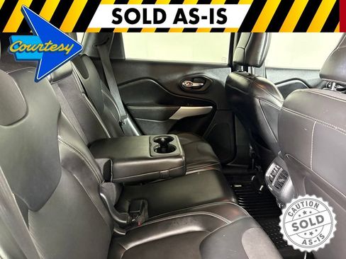 Used 2018 Jeep Cherokee Latitude Plus FWD image 17