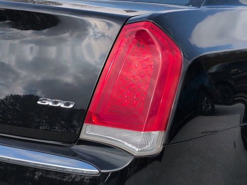 Used 2022 Chrysler 300 Touring image 12