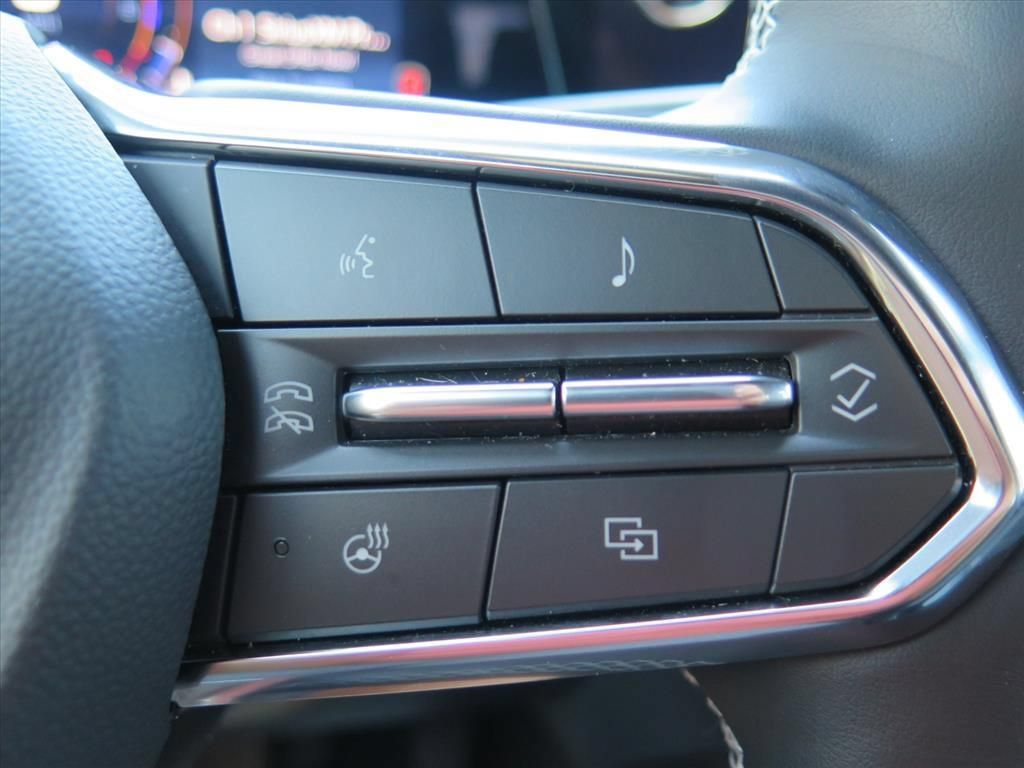 Used 2025 Chevrolet Traverse High Country FWD image 19