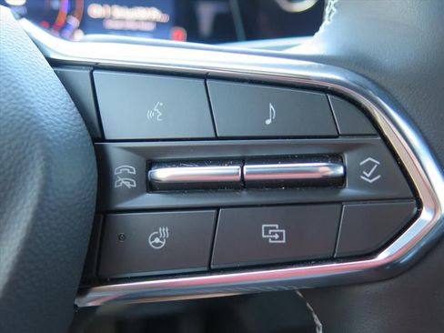 Used 2025 Chevrolet Traverse High Country FWD image 19