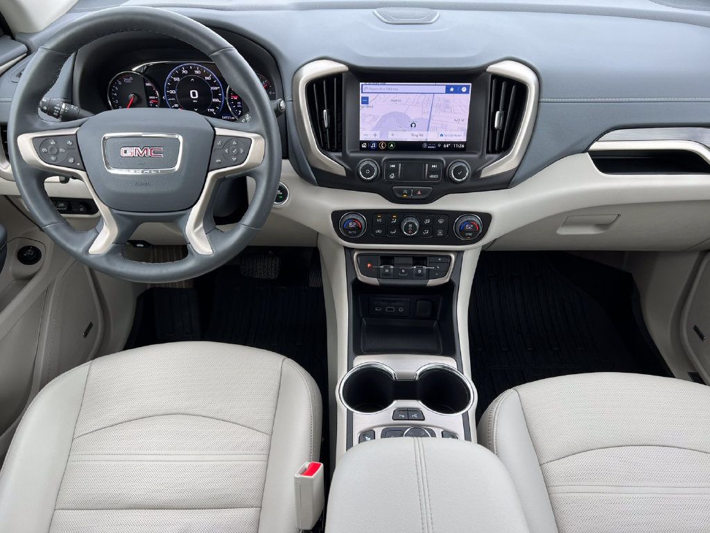 Used 2023 GMC Terrain Denali w/ Denali Premium Package AWD/4WD image 3