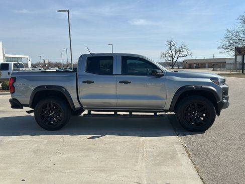 Used 2024 Chevrolet Colorado Trail Boss w/ Technology Package image 9