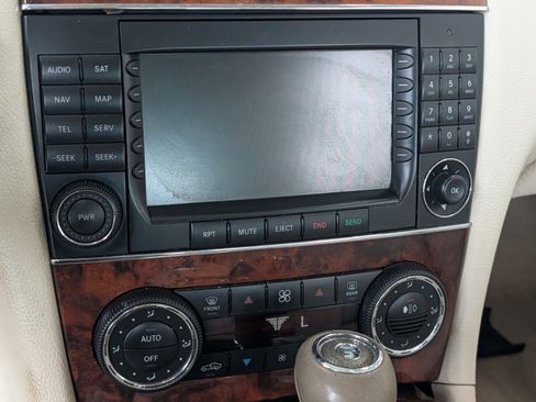 Used 2007 Mercedes-Benz CLK 350 Cabriolet image 18