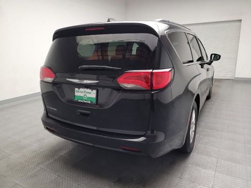 Used 2021 Chrysler Voyager Lxi FWD image 7
