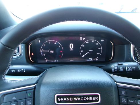 New 2026 Jeep Grand Wagoneer Limited AWD/4WD image 9