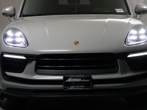 Used 2022 Porsche Macan Base image 6