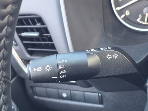 Certified 2026 Nissan Rogue SV FWD image 26