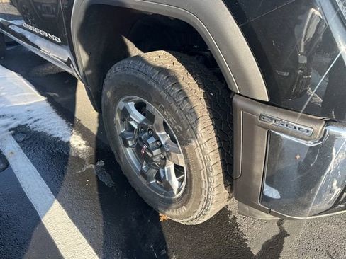 New 2026 GMC Sierra 2500 SLE image 2