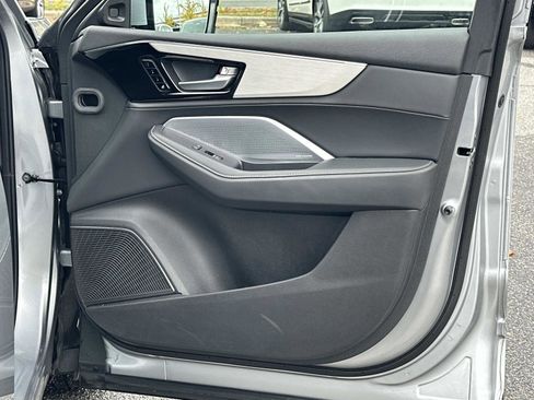 Certified 2025 Acura MDX FWD w/ Technology Package image 13