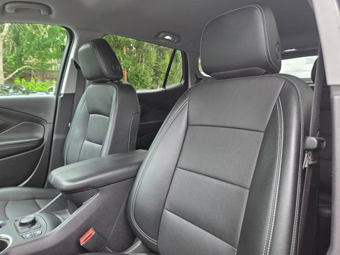Used 2024 GMC Terrain SLT AWD/4WD image 22