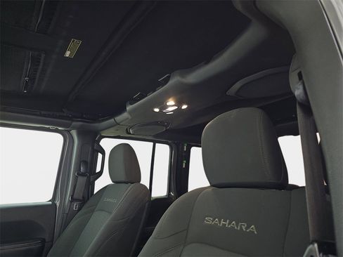 Used 2019 Jeep Wrangler Unlimited Sahara image 31