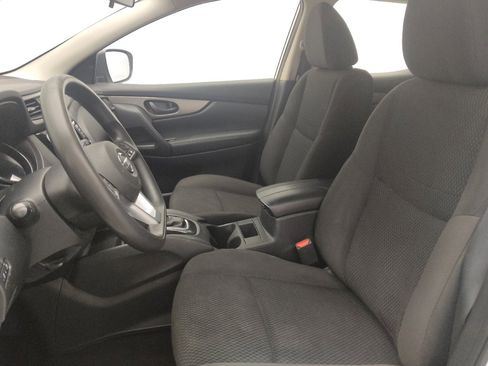 Used 2020 Nissan Rogue Sport S image 17