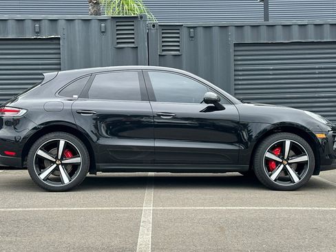 Used 2022 Porsche Macan S image 9