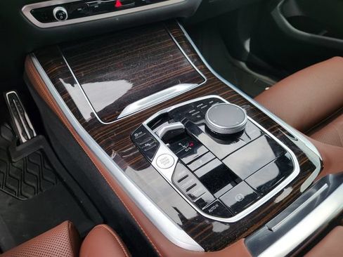 Used 2025 BMW X5 sDrive40i w/ M Sport Package RWD image 18